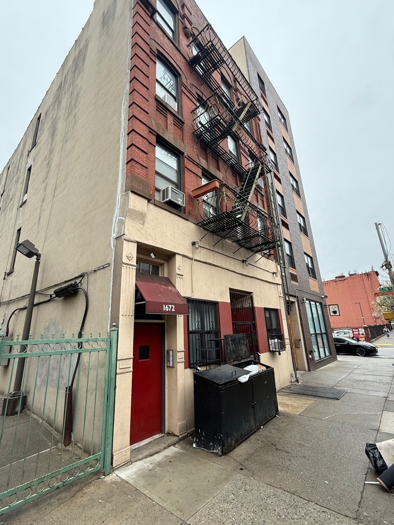 1672 Park Avenue - Photo 14