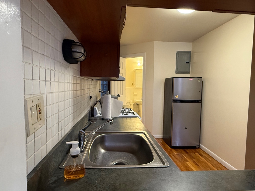 1672 Park Avenue - Photo 4