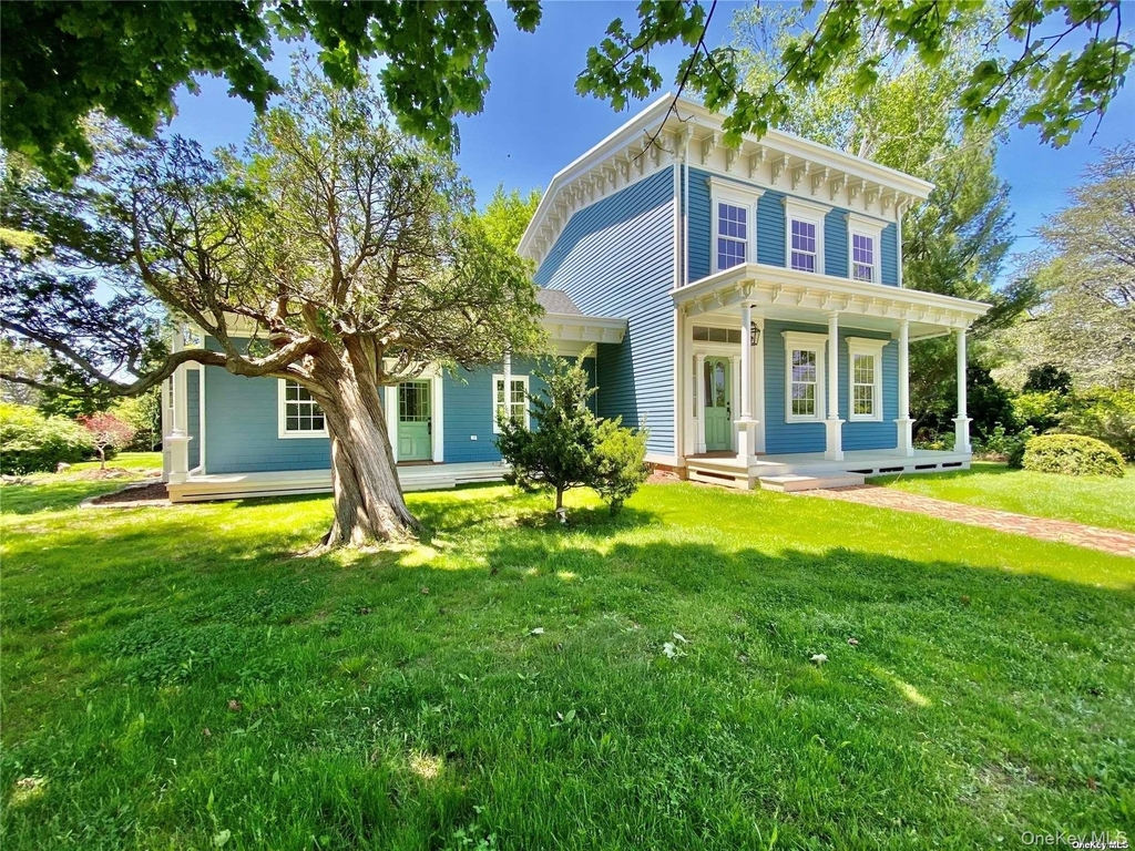 1685 Peconic Lane - Photo 2