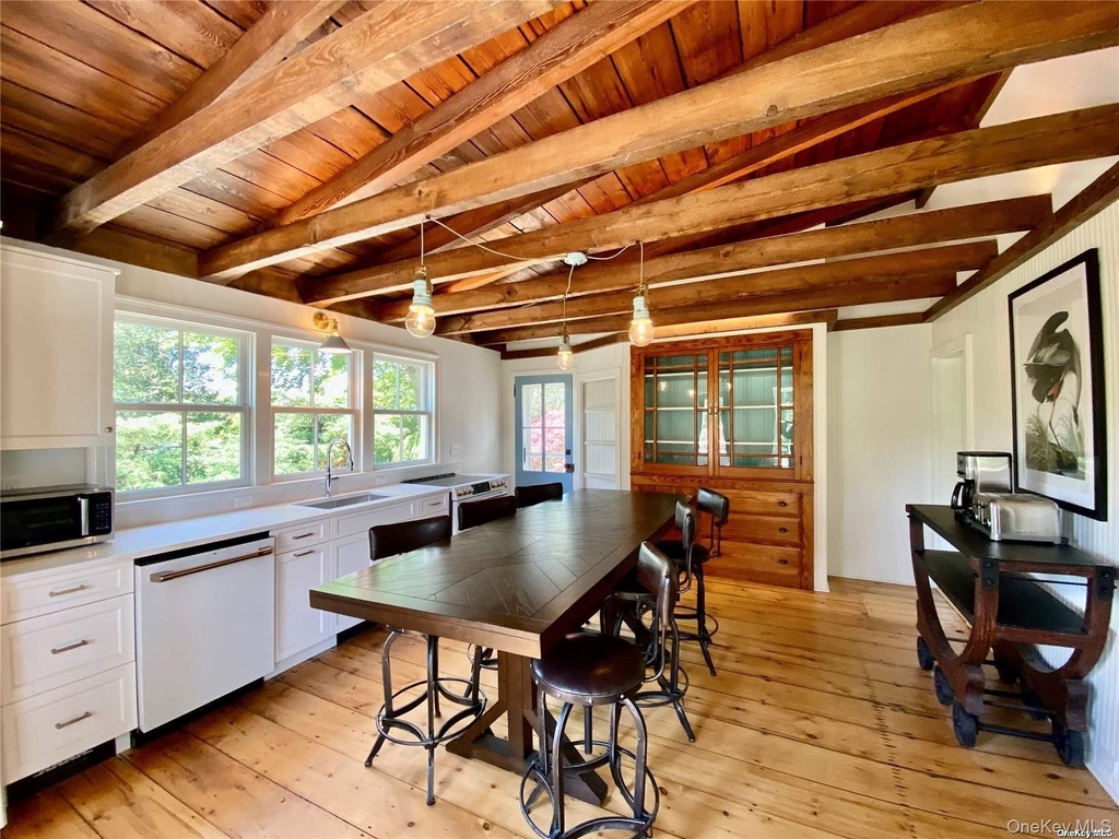 1685 Peconic Lane - Photo 5