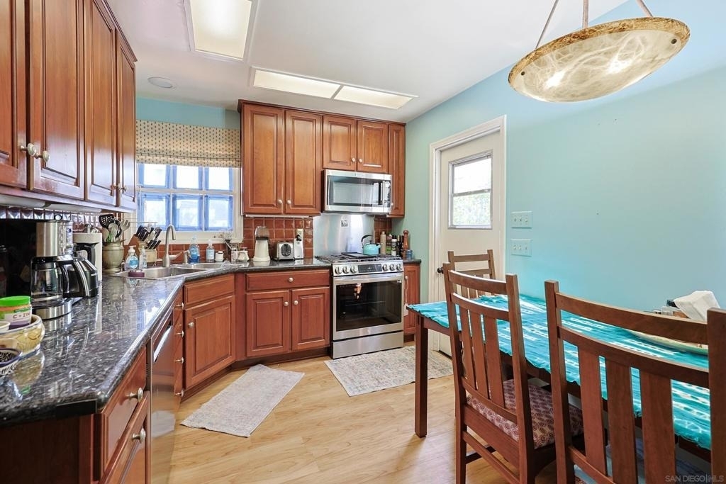 237 E Avenue - Photo 12
