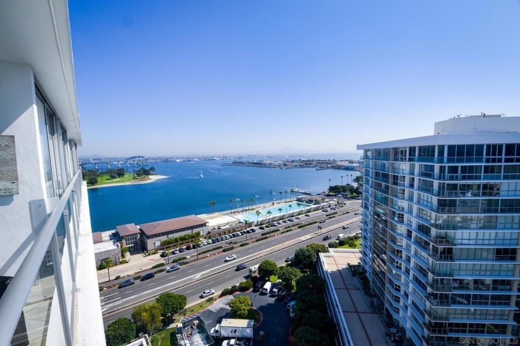 1810 Avenida Del Mundo - Photo 33