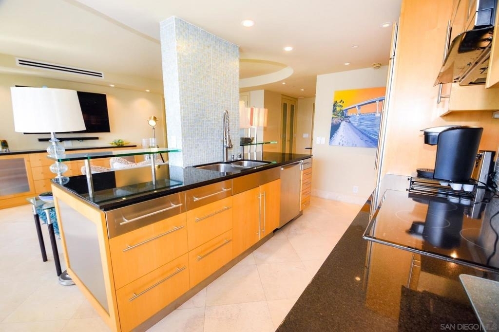 1810 Avenida Del Mundo - Photo 7