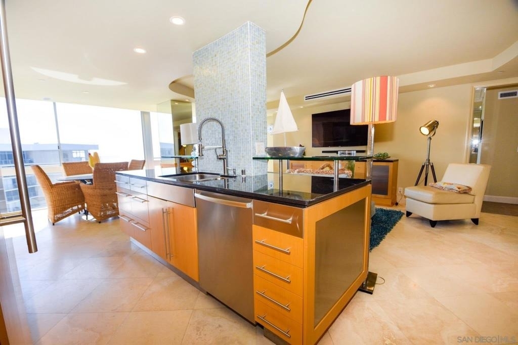 1810 Avenida Del Mundo - Photo 9