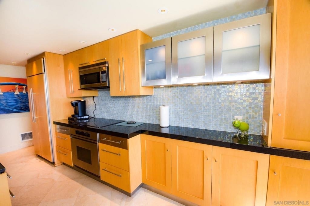 1810 Avenida Del Mundo - Photo 8