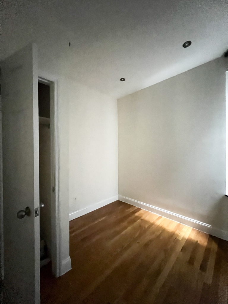 216 W 108th Street - Photo 3