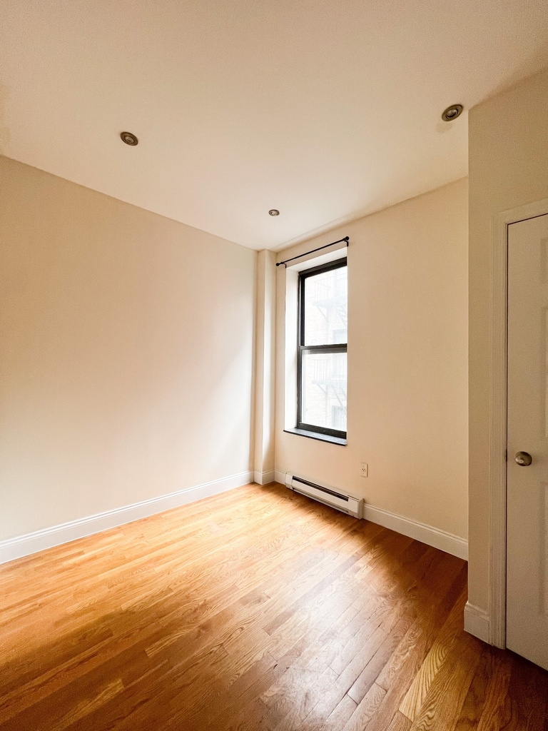 216 W 108th Street - Photo 4