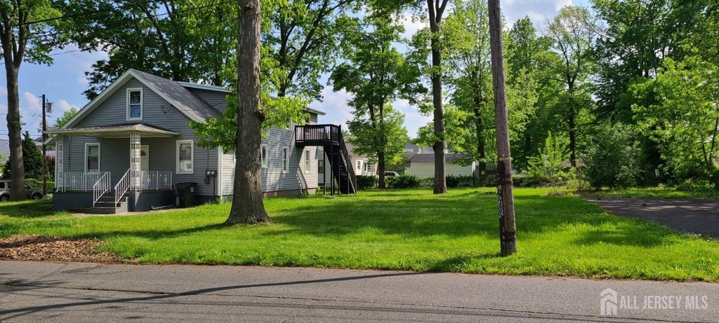 111 Demorest Avenue - Photo 3