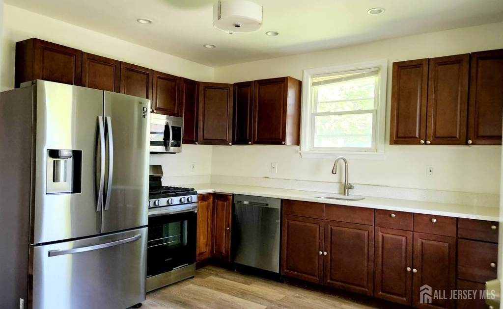 111 Demorest Avenue - Photo 4