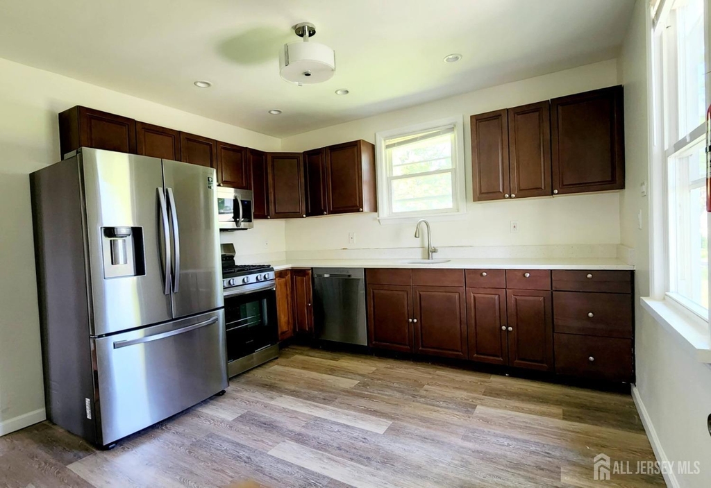 111 Demorest Avenue - Photo 5