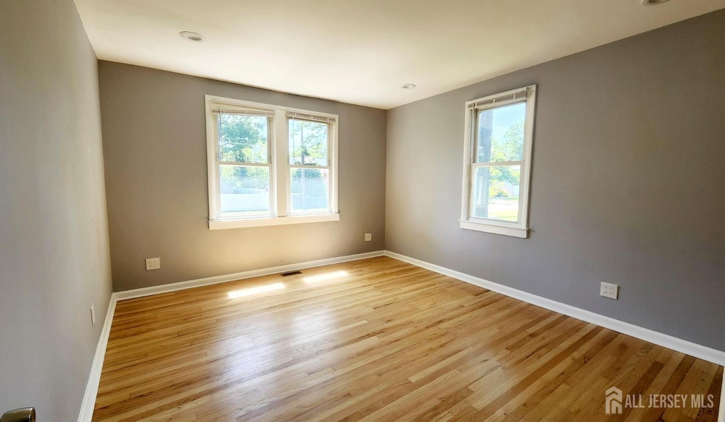 111 Demorest Avenue - Photo 9
