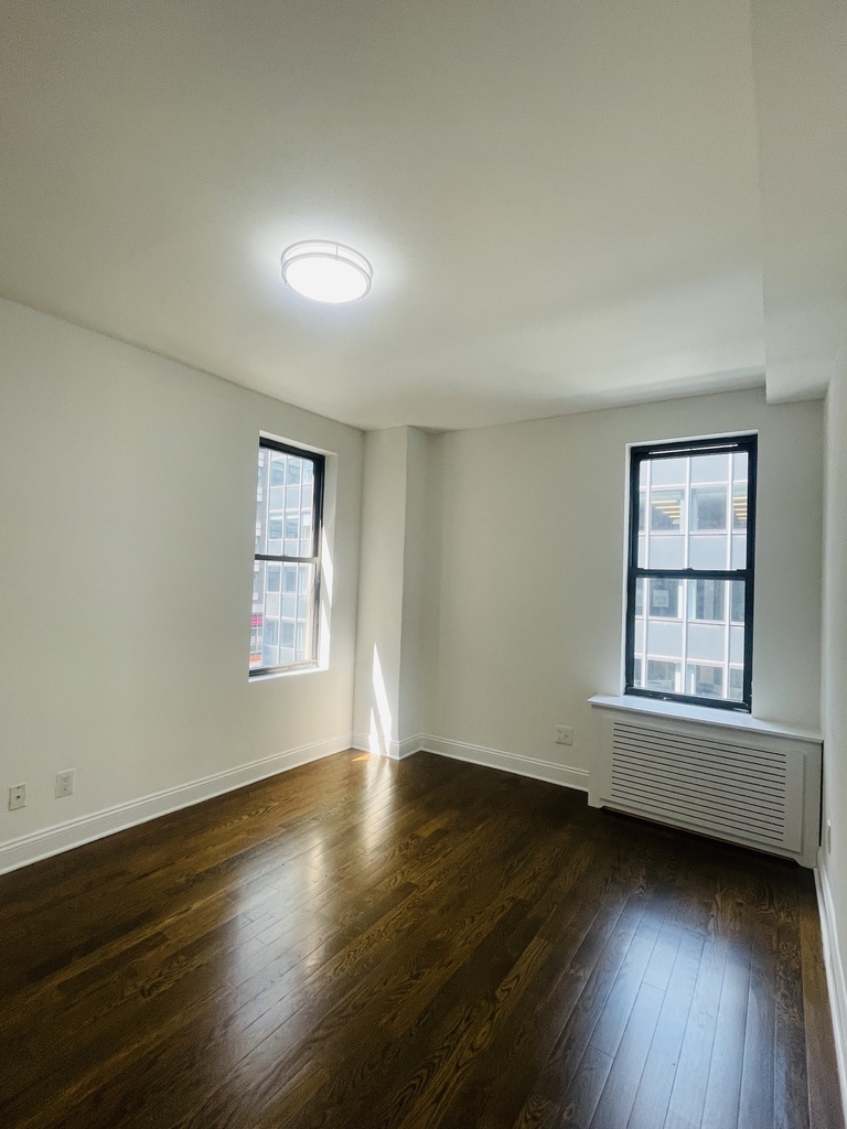 140 East 46th Street , 6M - Photo 5