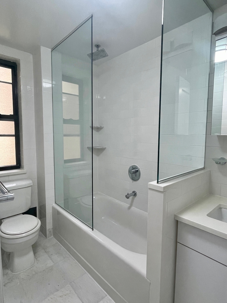 137 East 38th Street, 2E - Photo 9