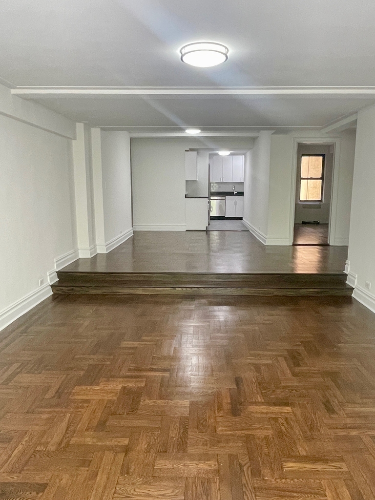 137 East 38th Street, 2E - Photo 4