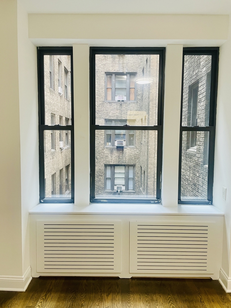 140 East 46th Street , 6M - Photo 1