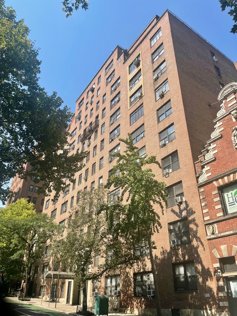 137 East 38th Street, 2E - Photo 10