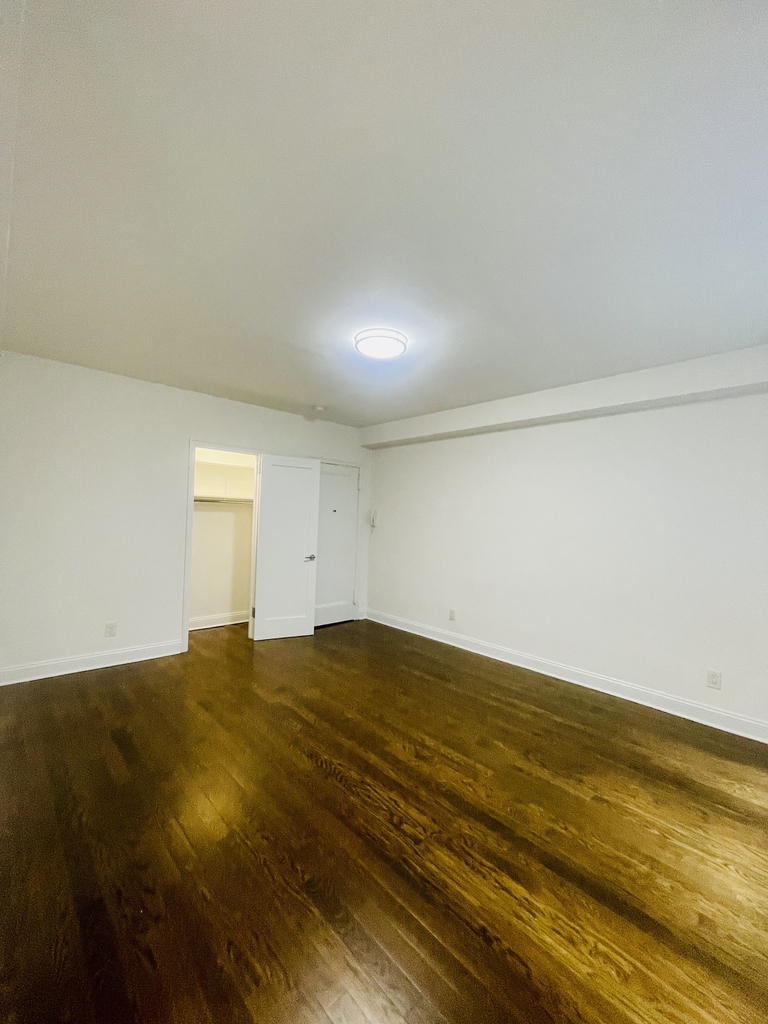 140 East 46th Street , 6M - Photo 4