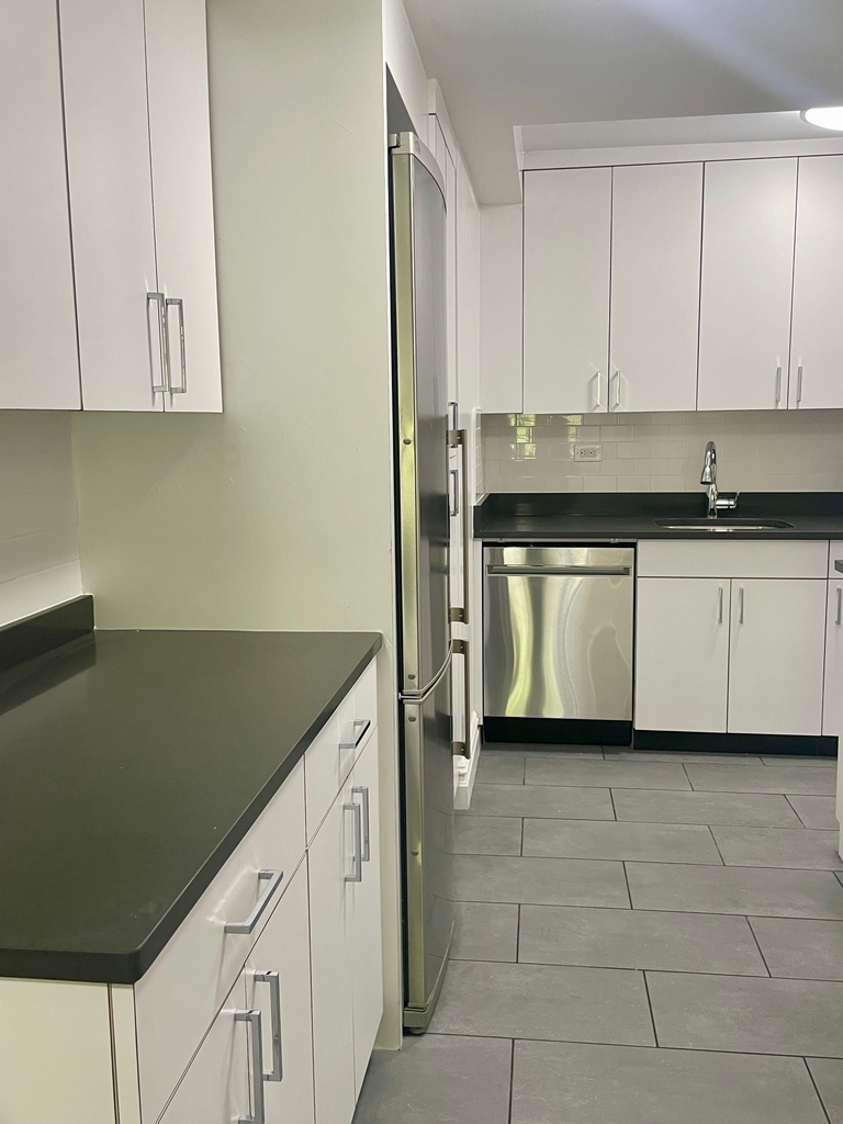 137 East 38th Street, 2E - Photo 3