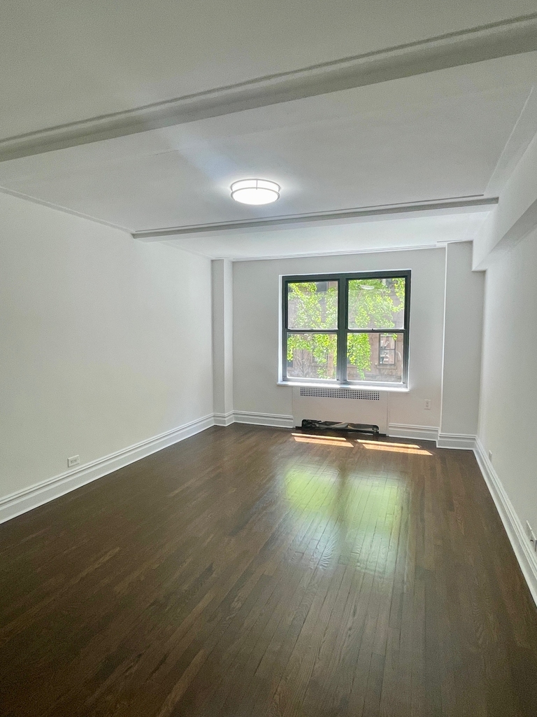 137 East 38th Street, 2E - Photo 7