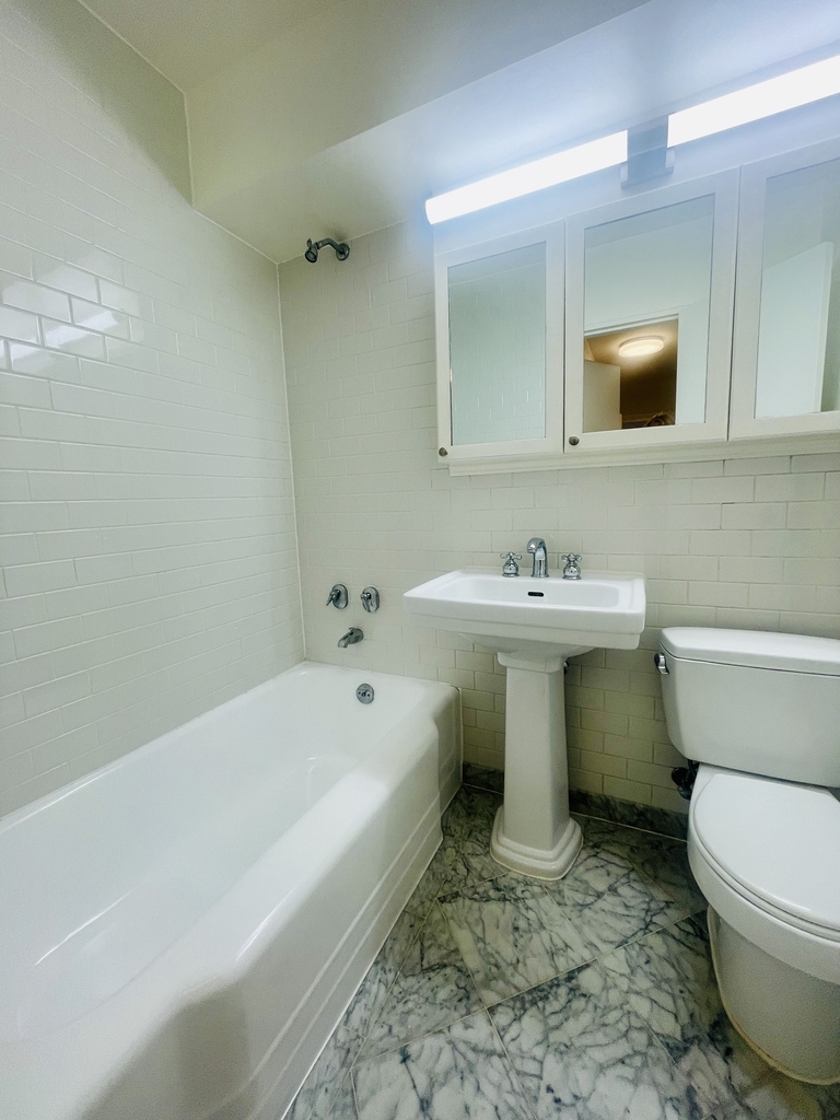 420 East 79th Street, 15B - Photo 9