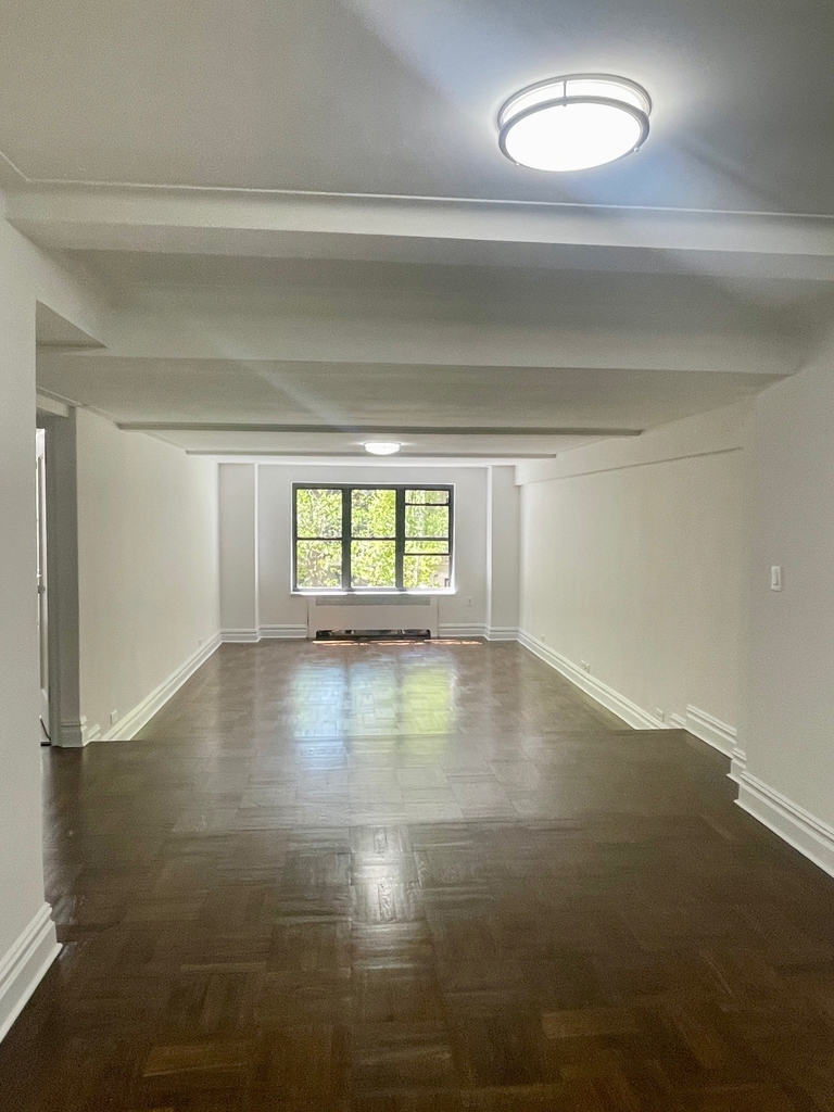 137 East 38th Street, 2E - Photo 0