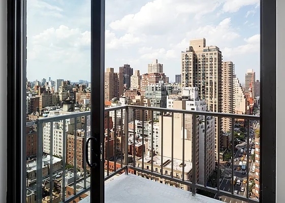 East 33rd Street - Photo 5
