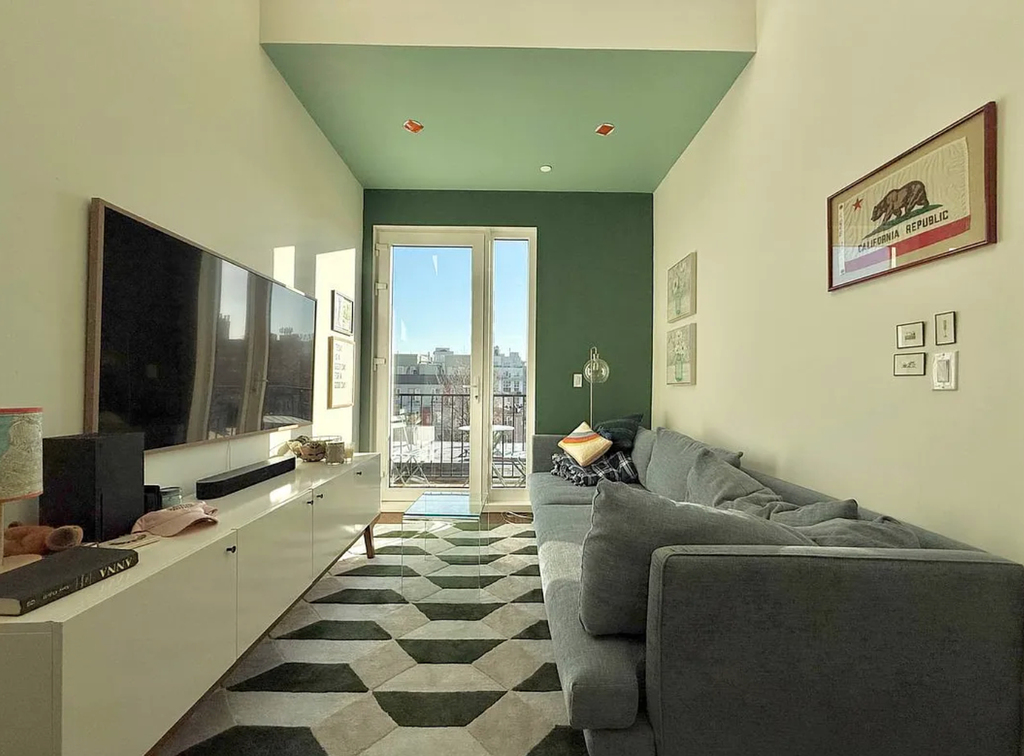 235 Jackson Street - Photo 2
