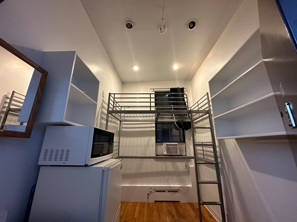 Saint Marks Place - Photo 1