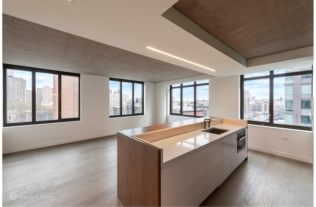 196 Orchard St - Photo 2