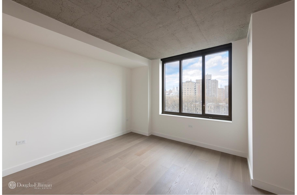 196 Orchard St - Photo 5