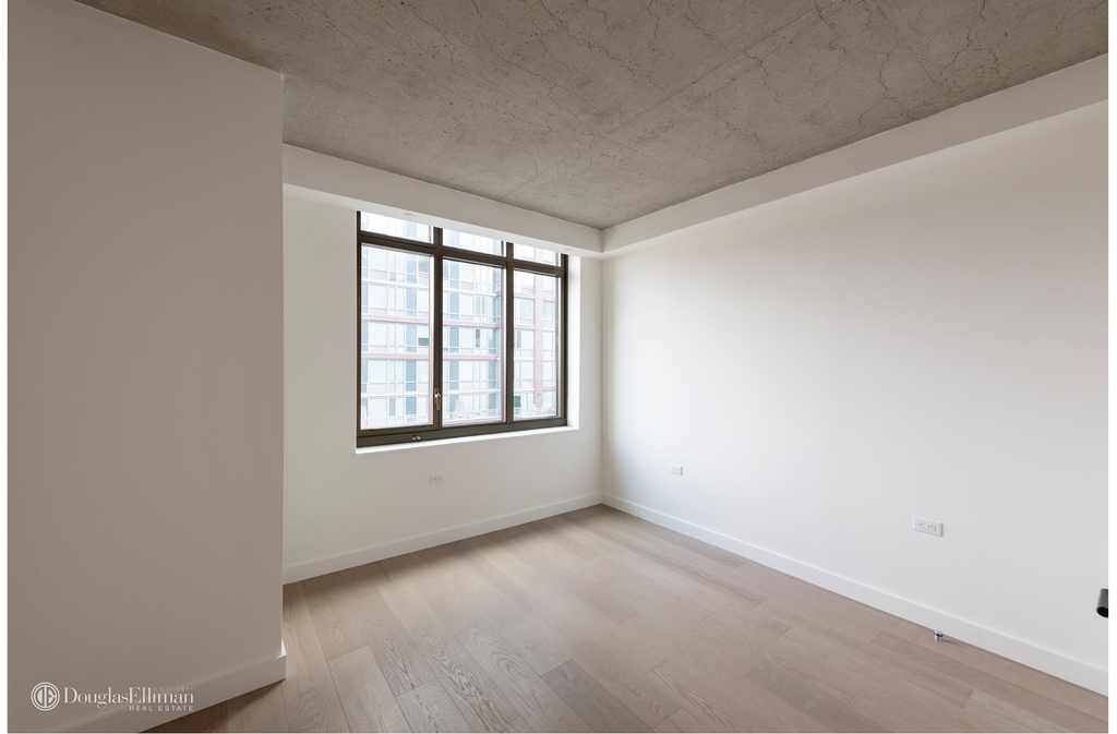 196 Orchard St - Photo 7