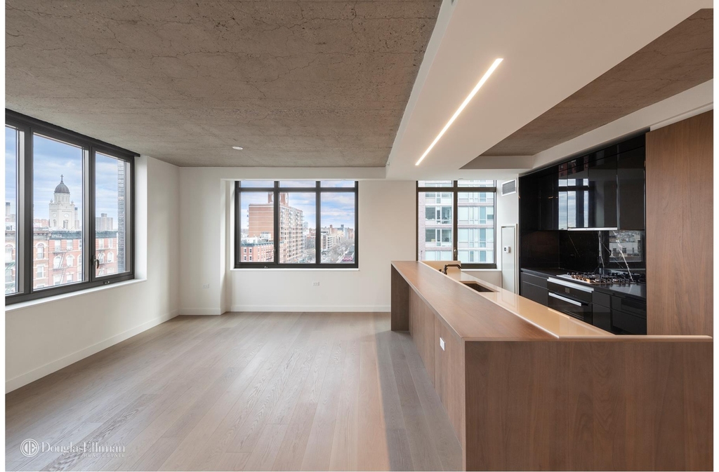 196 Orchard St - Photo 0