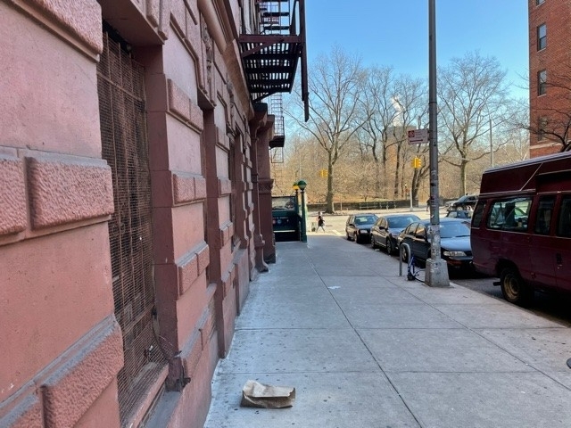 West 103rd Street - Photo 10