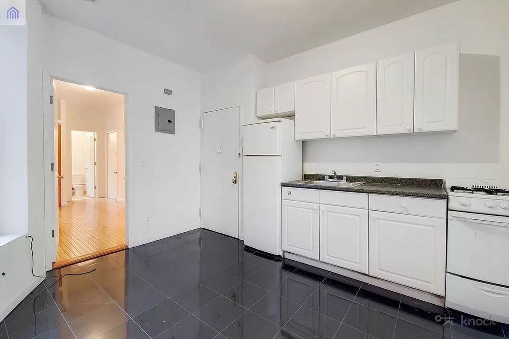 East 91st Street - Photo 1