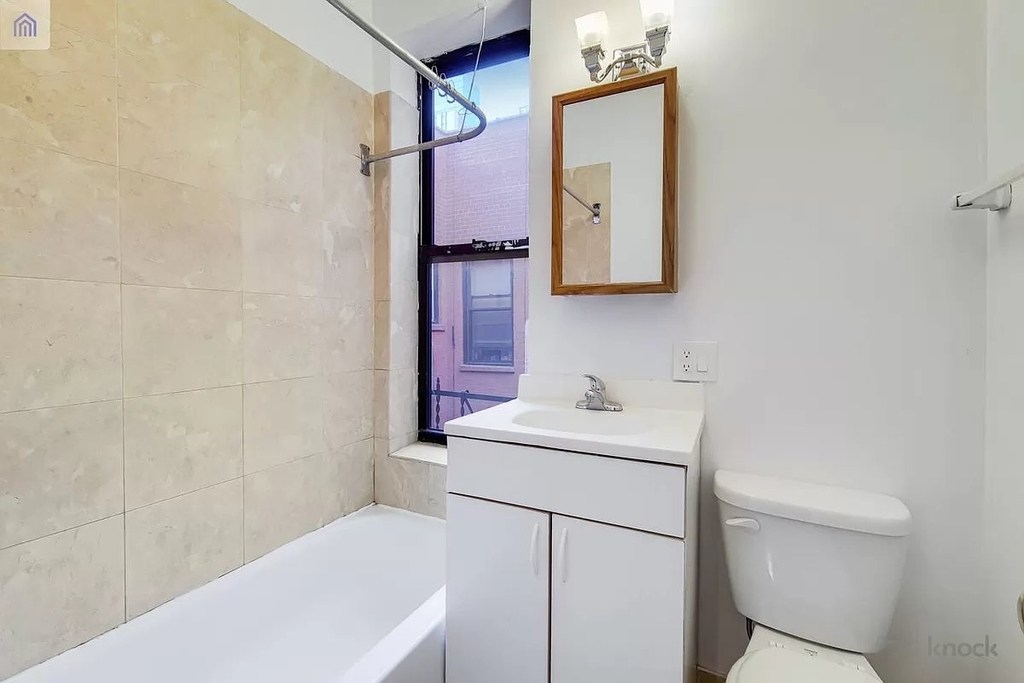 East 91st Street - Photo 6