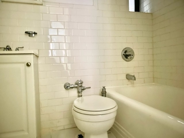 1st Avenue - Photo 3