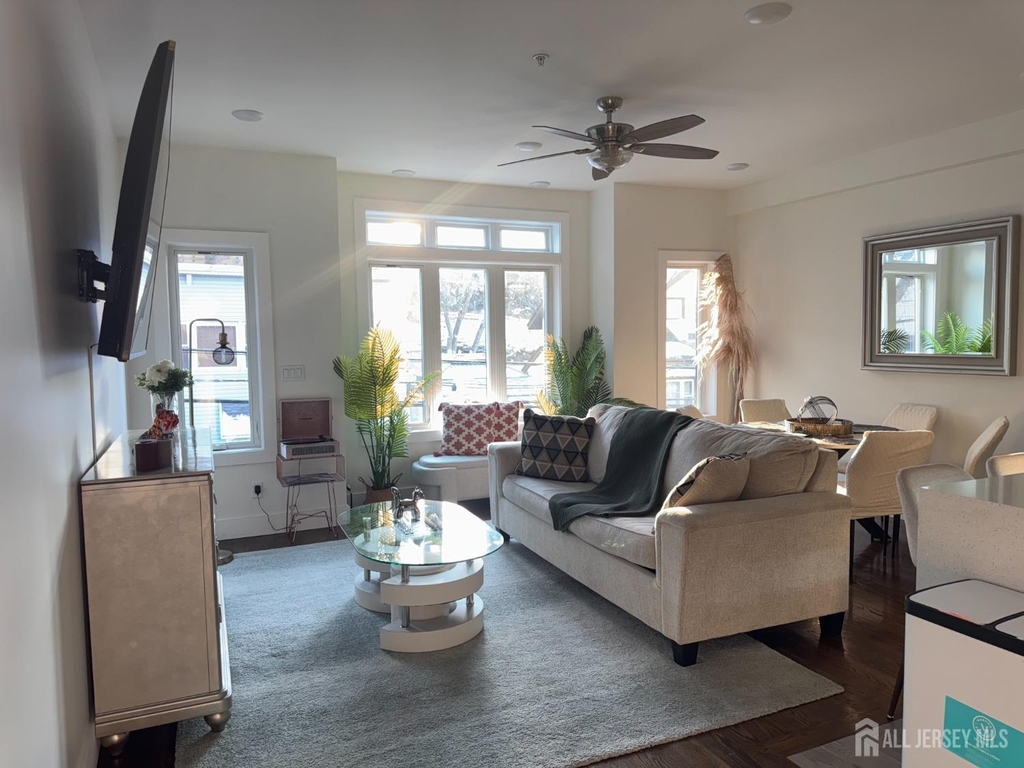 1448 37 Street - Photo 1