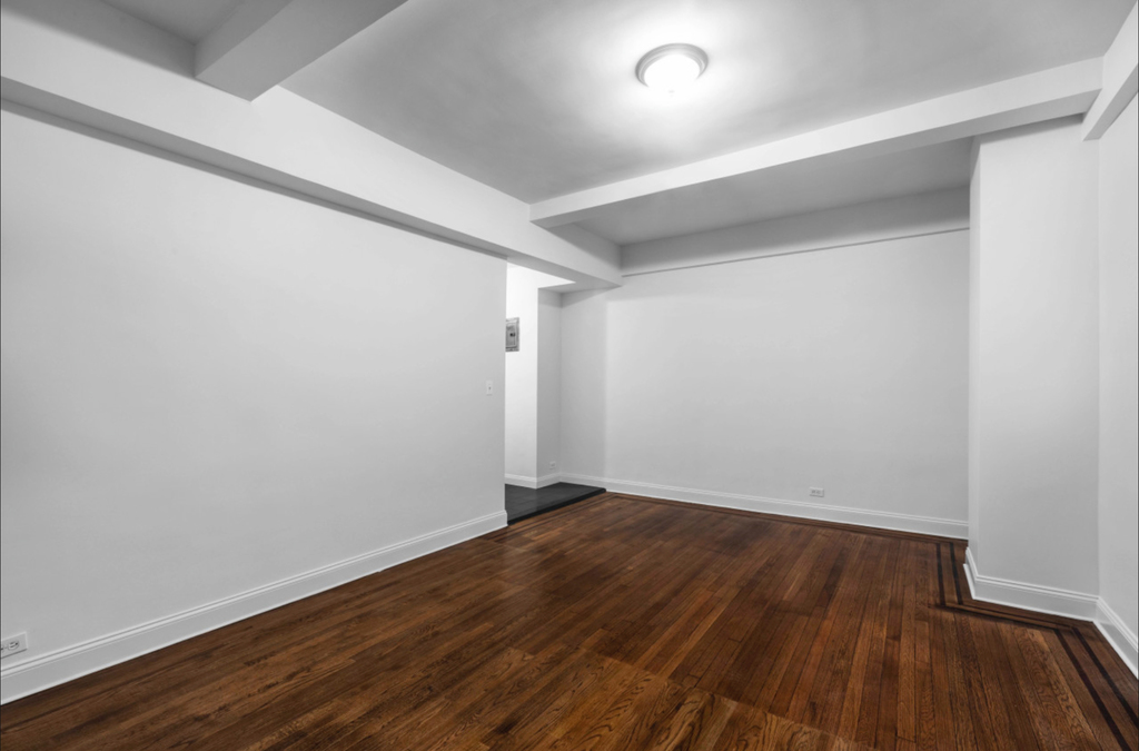 west 23rd and seventh avenue - Photo 1