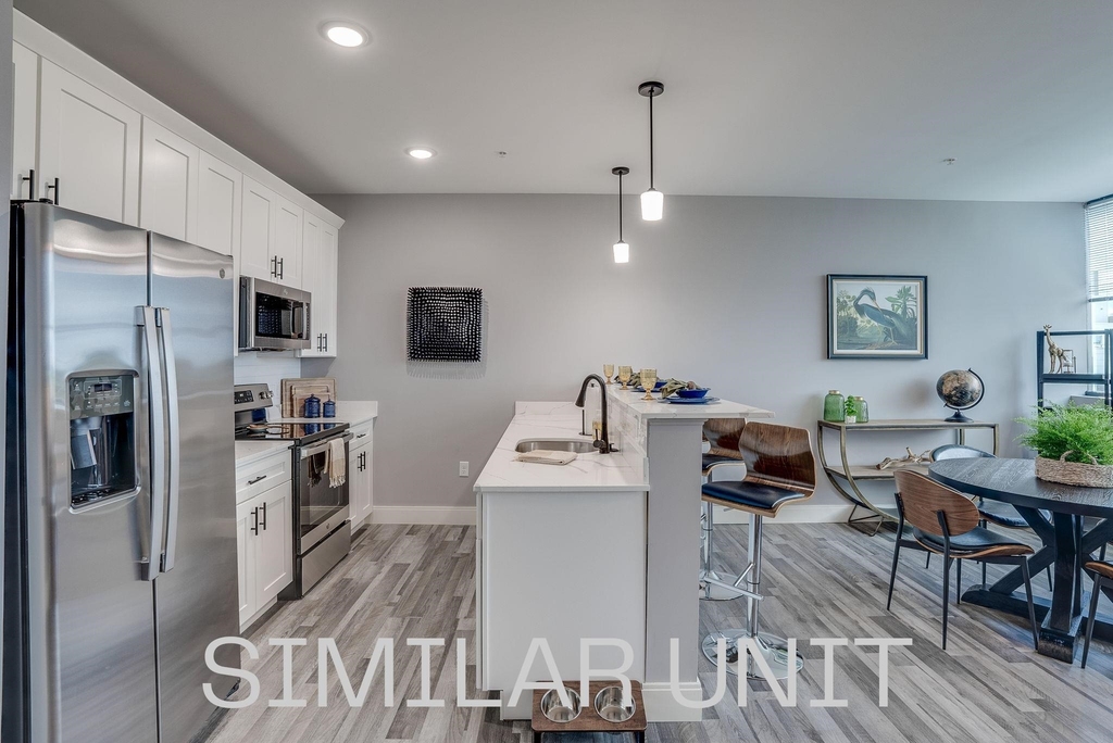 1230 Elm - Photo 2