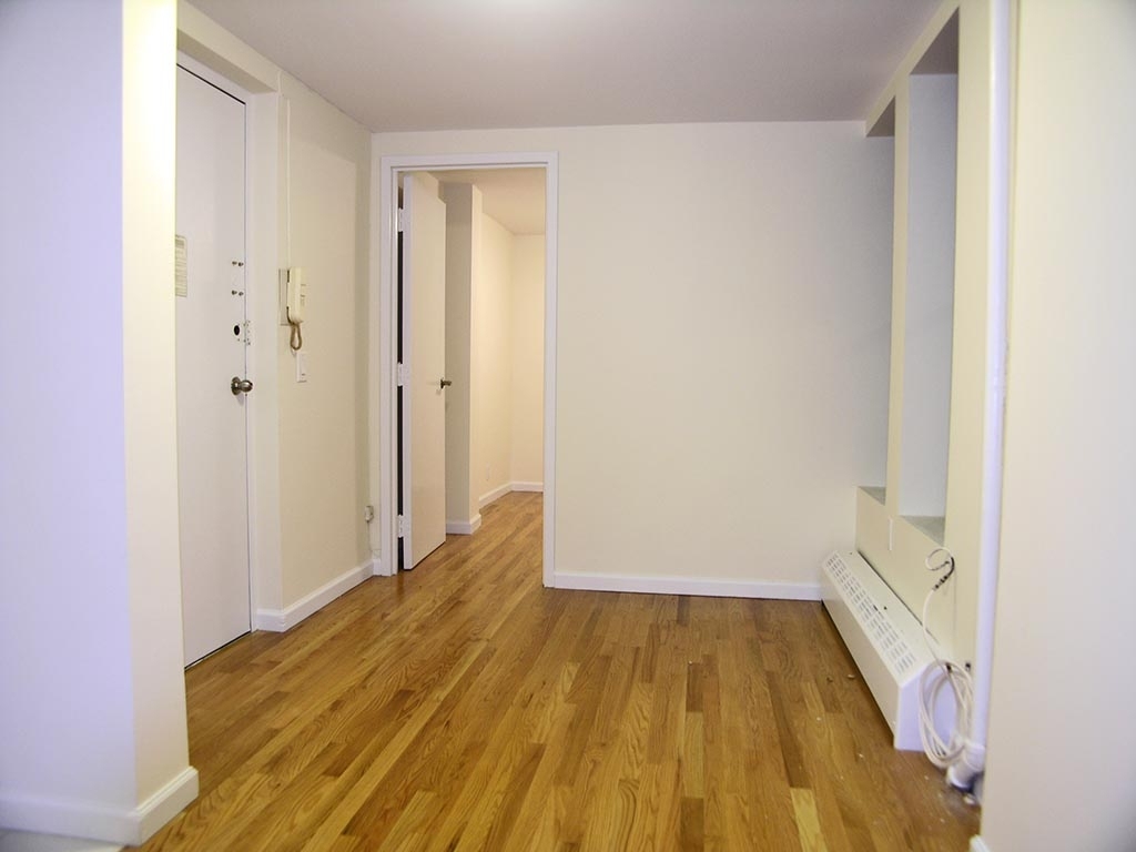 East 80th Street - Photo 0