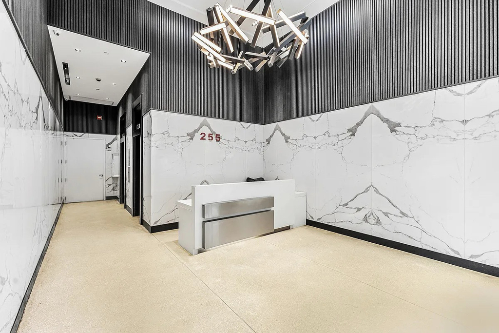 255 West 36th Street - Photo 6