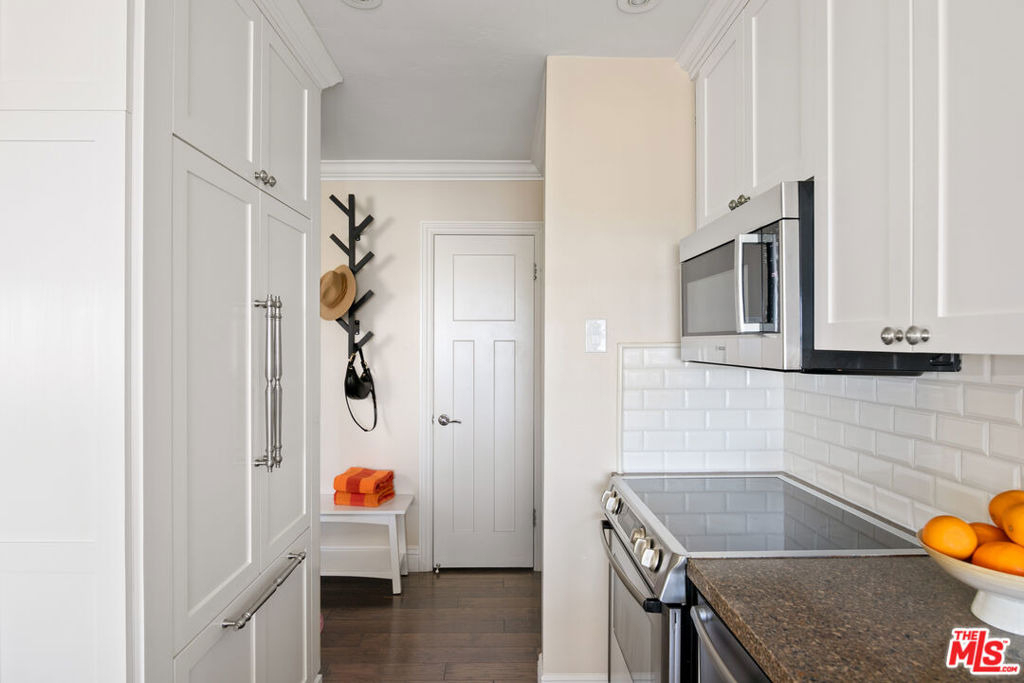 245 Coast Boulevard - Photo 10