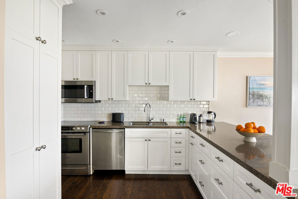 245 Coast Boulevard - Photo 9