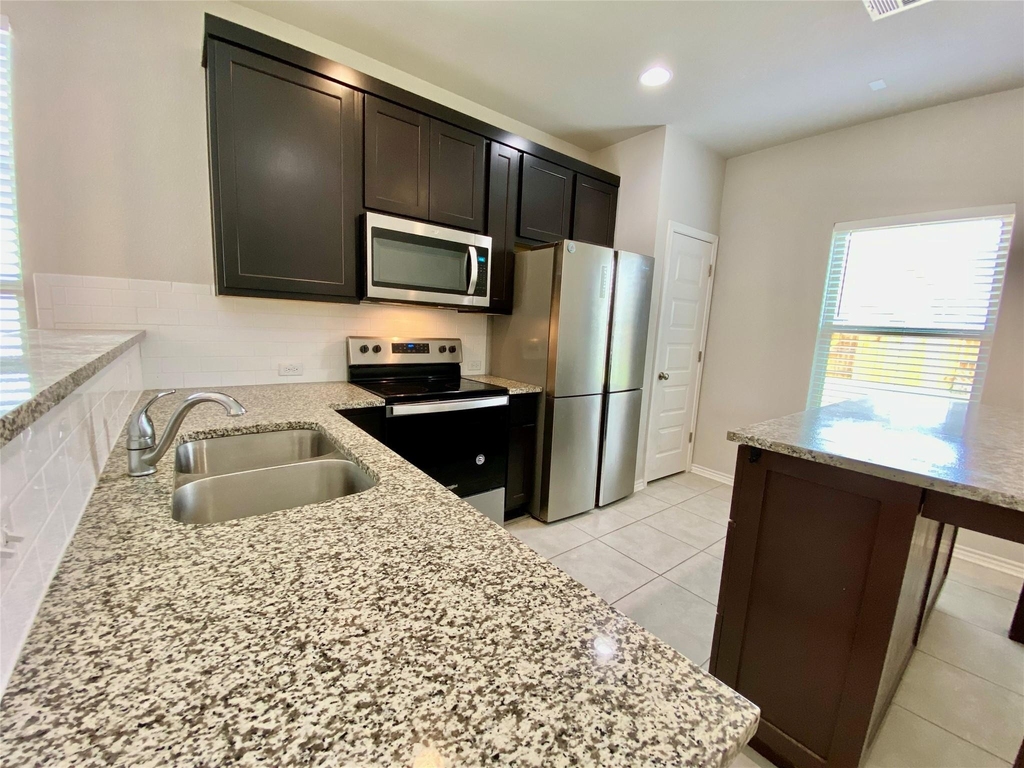 329 Trellis Blvd - Photo 2