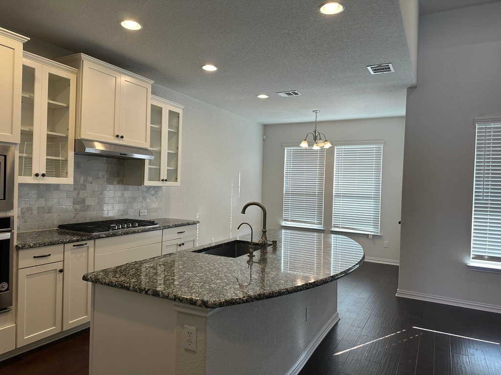921 Del Raphael Dr - Photo 9
