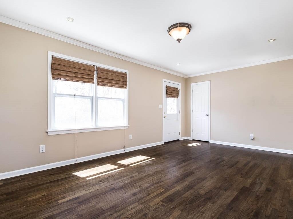 1061 Dell Avenue Se - Photo 3