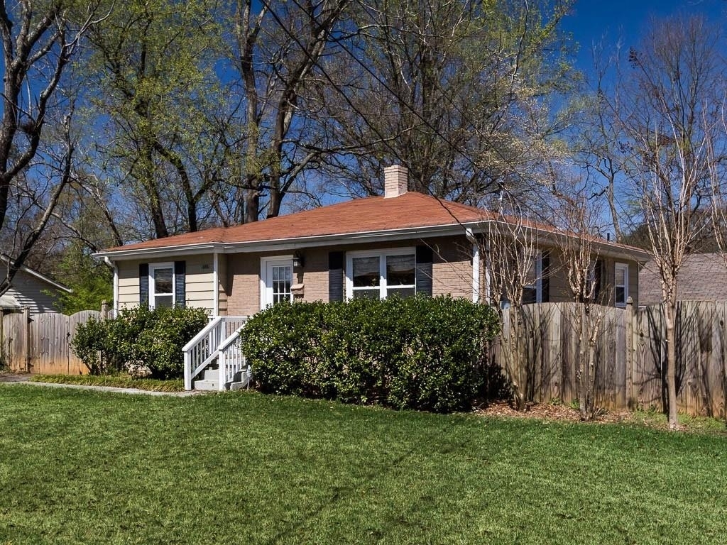 1061 Dell Avenue Se - Photo 1