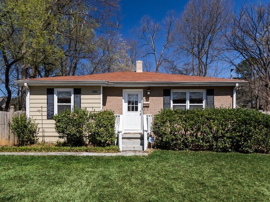 1061 Dell Avenue Se - Photo 2