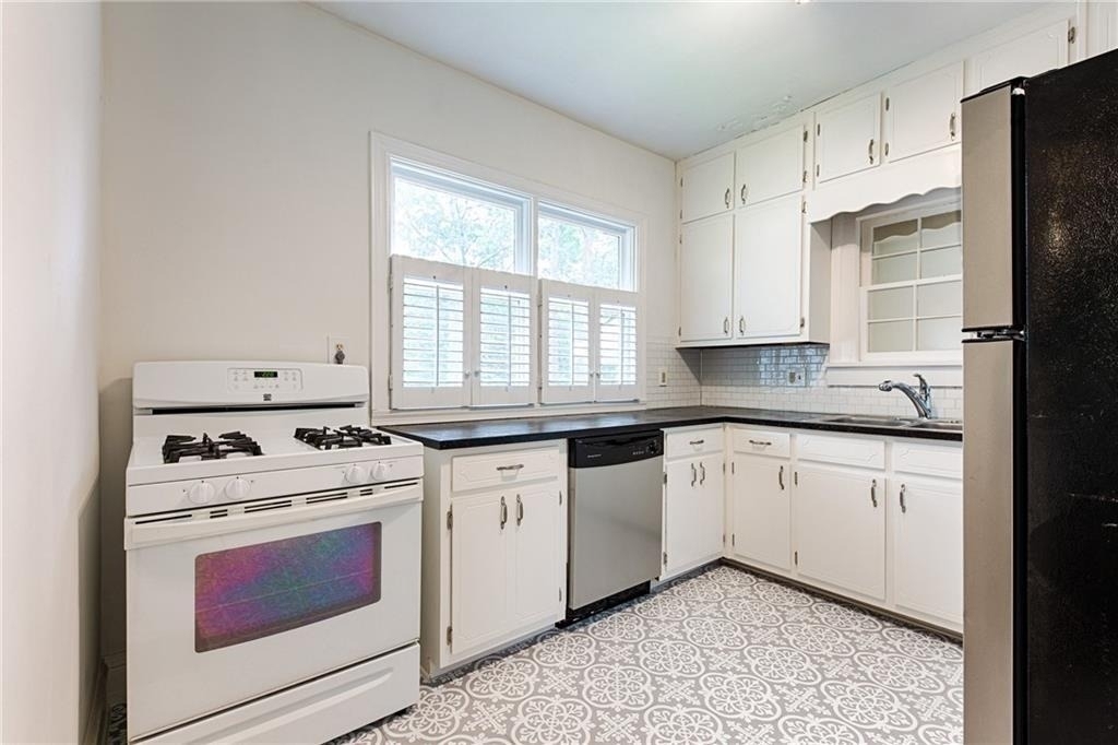 1160 Church Street Se - Photo 9
