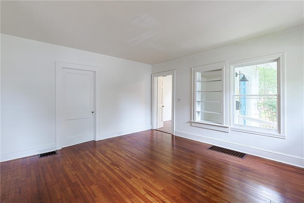 1160 Church Street Se - Photo 5